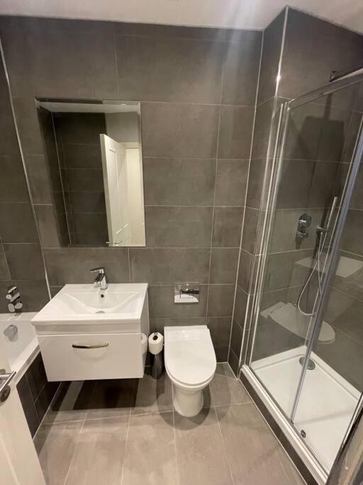 Apartmán Marvellous New Build 2 Bed Flat - 1 Ophelia Court Epsom Exteriér fotografie